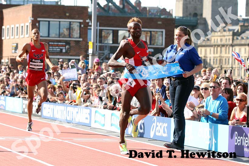 Lagat wins the one mile at the 2012 BUPA Great North CityGames.